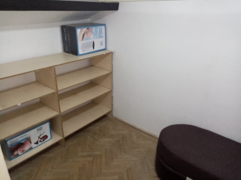 Dorobanti, metrou Victoriei, 2 cam. in vila centr. proprie, ac